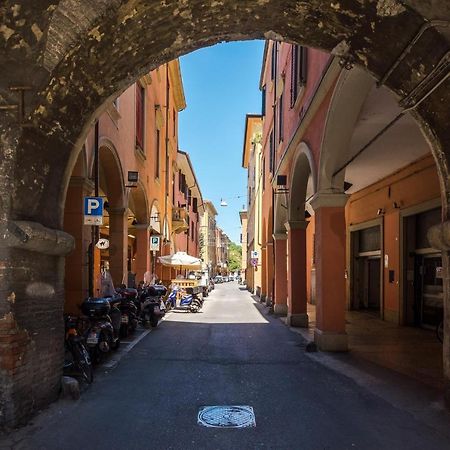 A Pochi Passi Dalla Finestrella Di Via Piella By Wonderful Italy Apartamento Bolonha Exterior foto