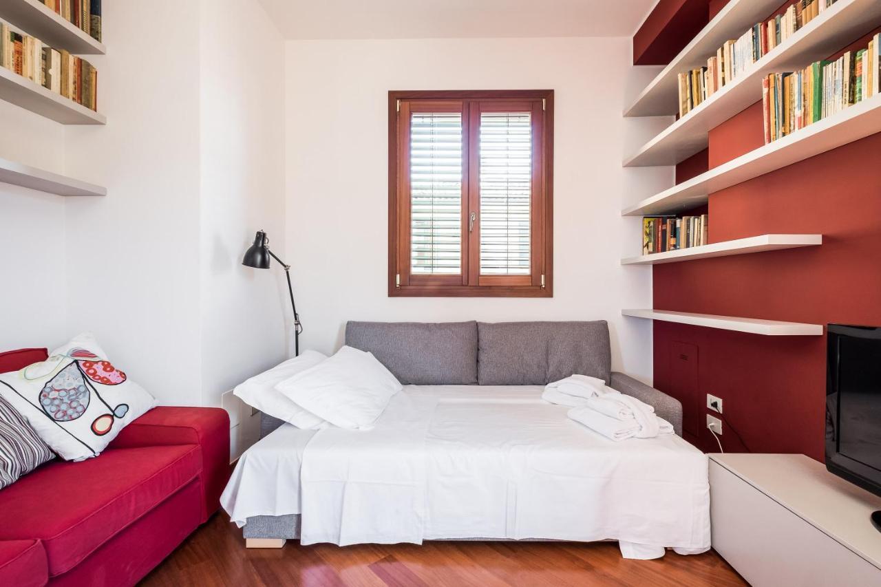 A Pochi Passi Dalla Finestrella Di Via Piella By Wonderful Italy Apartamento Bolonha Exterior foto